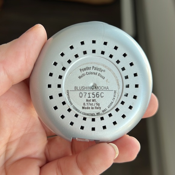 Assorted makeup items!! Eyeshadow, Powder, Bronzer, etc! - Picture 12 of 16